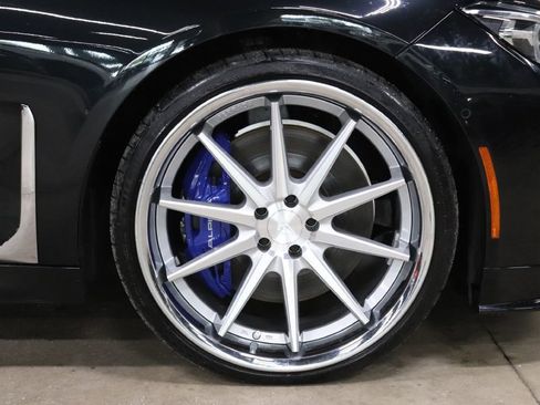 Used 2022 BMW ALPINA B7 xDrive image 41