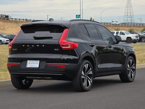 Used 2024 Volvo XC40 B5 Plus w/ Protection Package Premier AWD/4WD image 3
