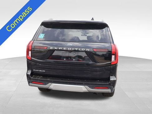 Used 2025 Ford Expedition Platinum AWD/4WD image 14