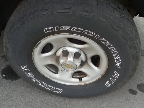 Used 2004 Chevrolet Silverado 1500 W/T image 24