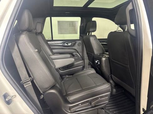 Used 2022 GMC Yukon Denali AWD/4WD image 5