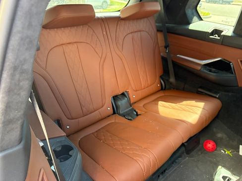 Used 2022 BMW X7 M50i AWD/4WD image 28