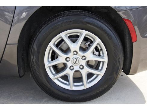 Used 2022 Chrysler Pacifica Touring-L image 34