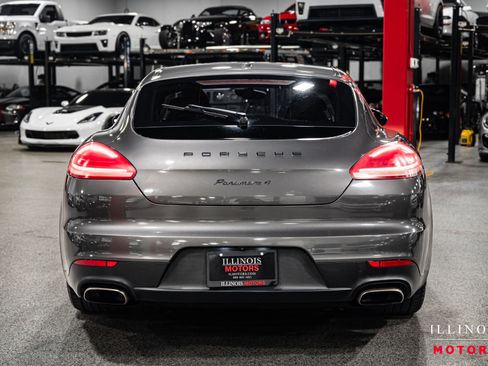 Used 2016 Porsche Panamera 4 Edition image 4