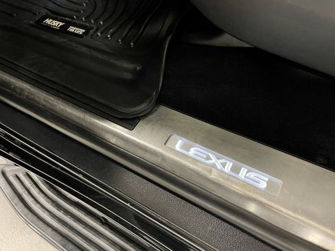 Used 2019 Lexus LX 570 4WD w/ Luxury Package image 43