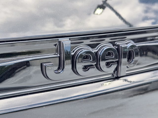 New 2027 Jeep Grand Cherokee Limited w/ Limited Altitude Package RWD image 30
