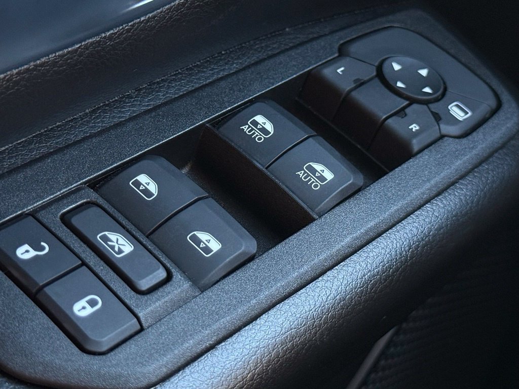 Used 2025 RAM 1500 Big Horn AWD/4WD image 32