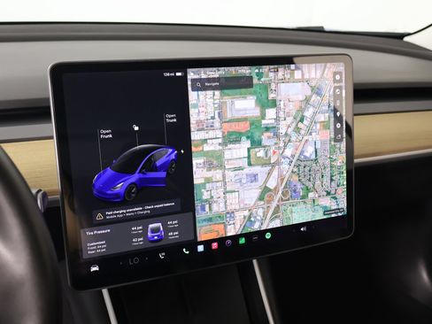 Used 2019 Tesla Model 3 Standard Range RWD image 4