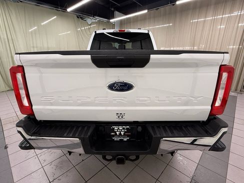 Used 2024 Ford F350 XLT AWD/4WD image 6