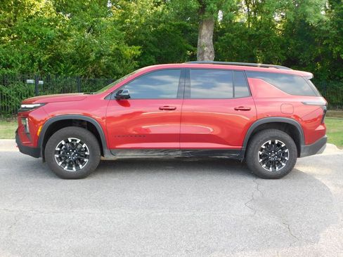 Certified 2026 Chevrolet Traverse Z71 w/ Enhanced Driving Package AWD/4WD image 2
