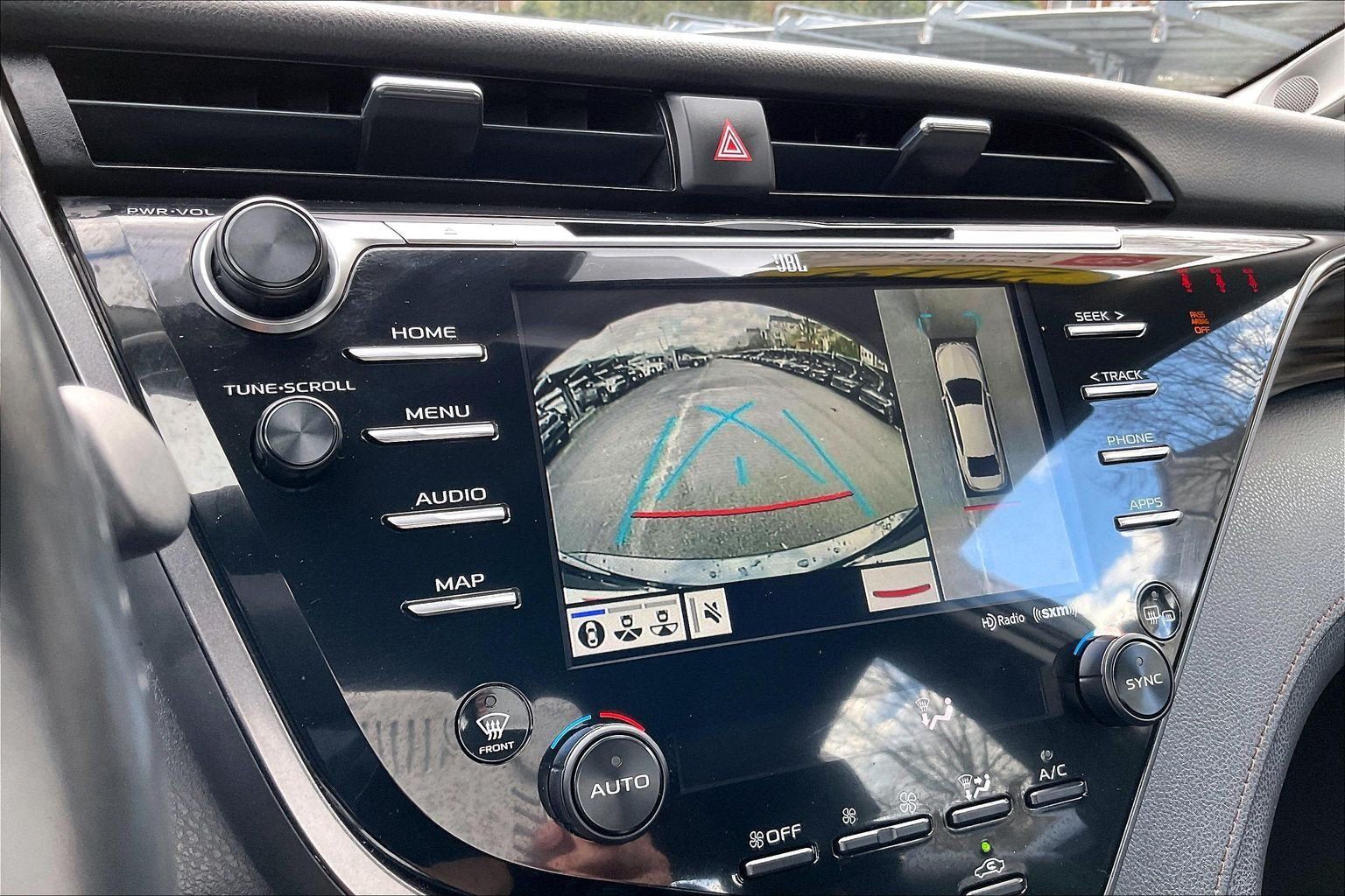 Used 2019 Toyota Camry XLE w/ Driver Assist Package FWD image 17