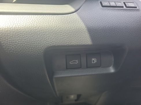 Used 2023 Toyota Crown AWD/4WD image 29