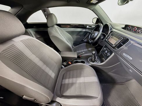 Used 2014 Volkswagen Beetle R-Line image 32