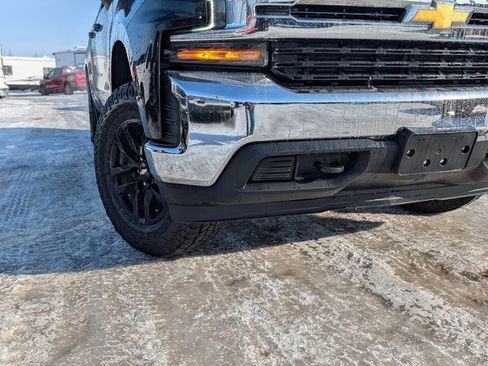 Used 2020 Chevrolet Silverado 1500 LT image 2
