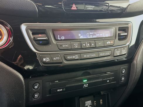 Used 2017 Honda Pilot Elite image 22