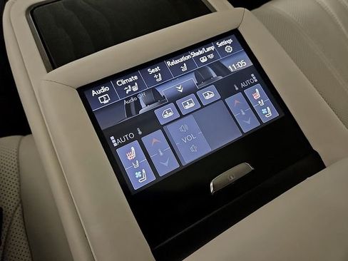 Used 2021 Lexus LS 500 AWD image 13