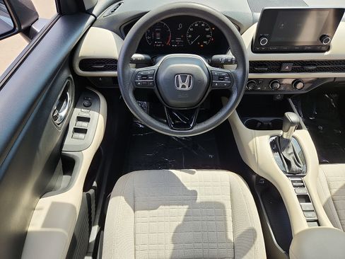 Used 2023 Honda HR-V LX image 12