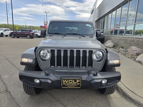 Used 2023 Jeep Wrangler Unlimited Sahara AWD/4WD image 4