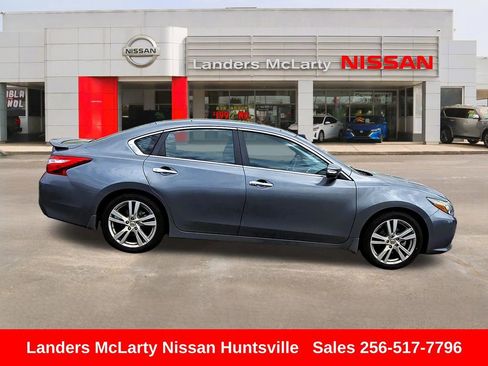 Used 2016 Nissan Altima 3.5 SL image 2