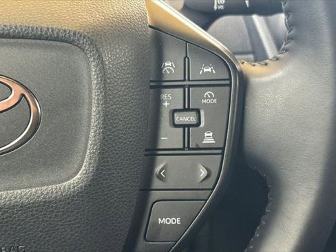 Certified 2025 Toyota Prius LE image 28