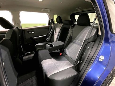 Used 2023 Nissan Rogue SV image 26