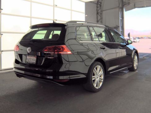 Used 2016 Volkswagen Golf Limited Edition FWD image 2