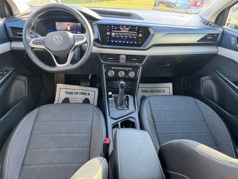 Used 2023 Volkswagen Taos SE image 15