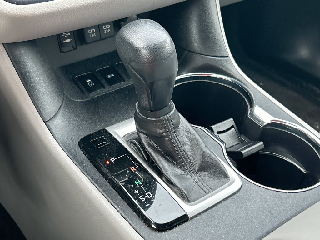 Used 2019 Toyota Highlander LE FWD image 24
