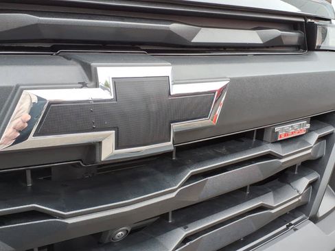 Certified 2024 Chevrolet Colorado Trail Boss w/ Technology Package AWD/4WD image 8