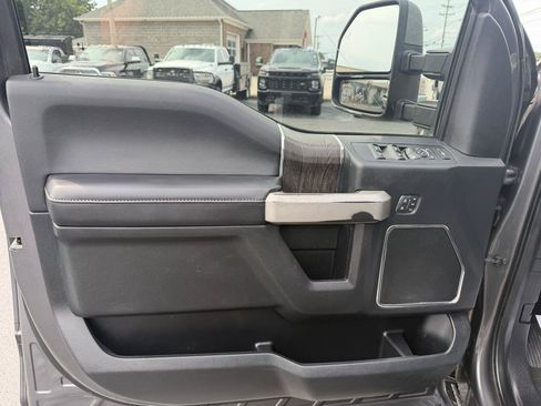 Used 2021 Ford F250 Lariat w/ Lariat Value Package AWD/4WD image 10