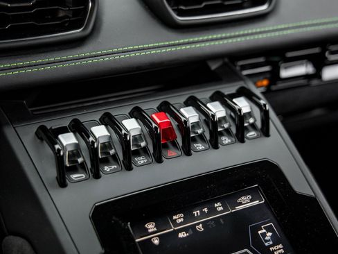 Used 2021 Lamborghini Huracan EVO image 30