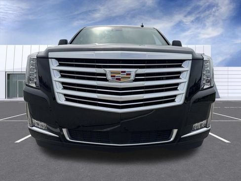 Used 2018 Cadillac Escalade ESV Platinum AWD/4WD image 7