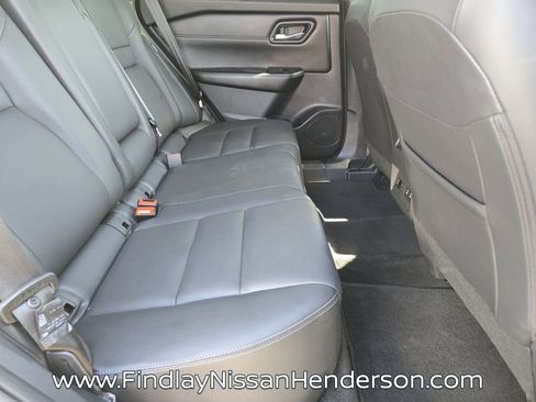 Used 2025 Nissan Rogue SL w/ Tech Package image 16