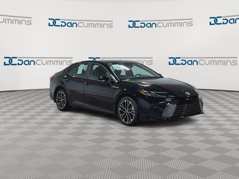 Used 2026 Toyota Camry XLE image 2