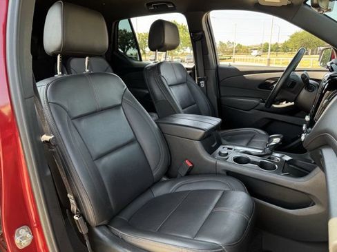 Used 2023 Chevrolet Traverse RS FWD image 35