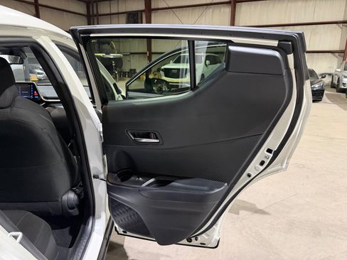 Used 2019 Toyota C-HR XLE FWD image 20