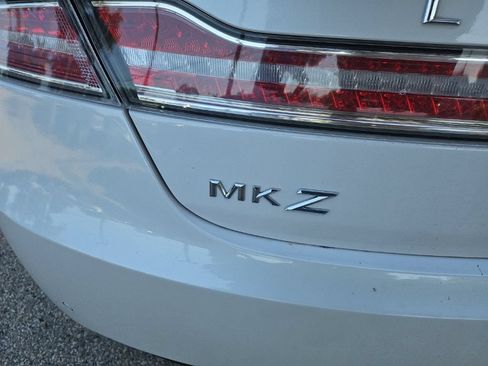 Used 2015 Lincoln MKZ Hybrid w/ Equipment Group 201A Select FWD image 7