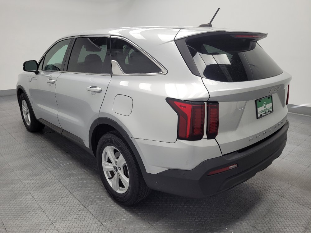 Used 2022 Kia Sorento LX FWD image 5