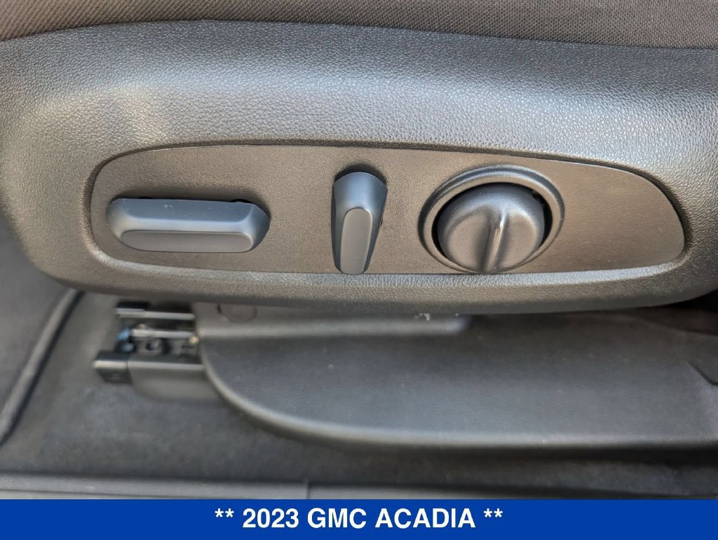 Used 2023 GMC Acadia SLE w/ Driver Convenience Package AWD/4WD image 17