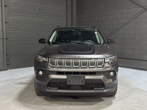 Used 2022 Jeep Compass Latitude w/ Sun and Sound Group AWD/4WD image 3
