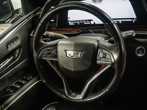 Used 2021 Cadillac Escalade Premium Luxury image 17