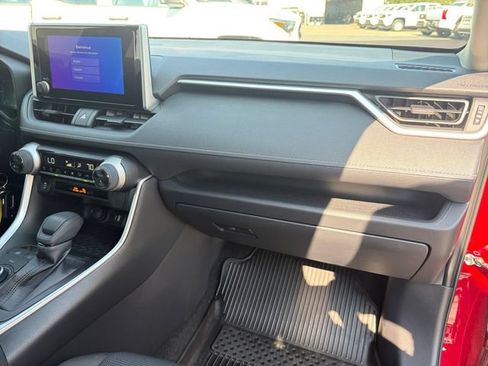 Used 2025 Toyota RAV4 LE AWD/4WD image 20