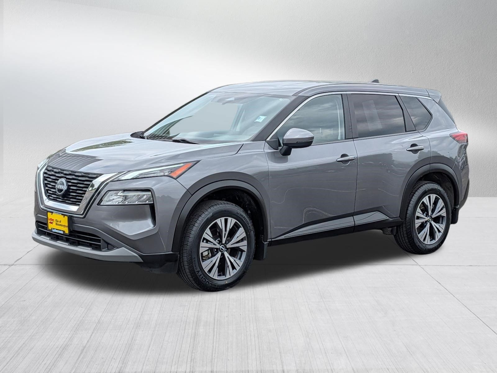 Used 2023 Nissan Rogue SV AWD/4WD image 3