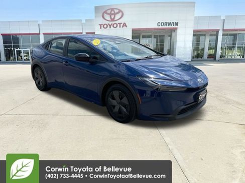 Used 2023 Toyota Prius LE FWD image 1