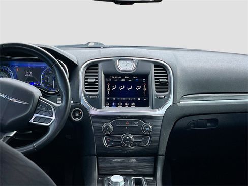 Used 2021 Chrysler 300 Touring w/ Driver Convenience Group image 23