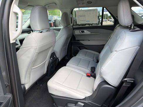 New 2026 Ford Explorer Active w/ Active Comfort Package AWD/4WD image 7