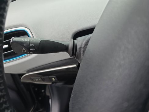 Used 2016 Toyota Prius Three image 27