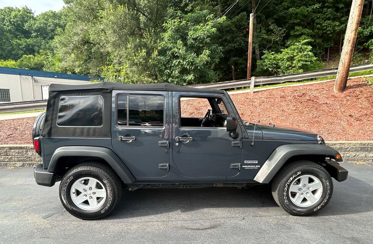 Used 2017 Jeep Wrangler Unlimited Sport w/ Quick Order Package 24S AWD/4WD image 6