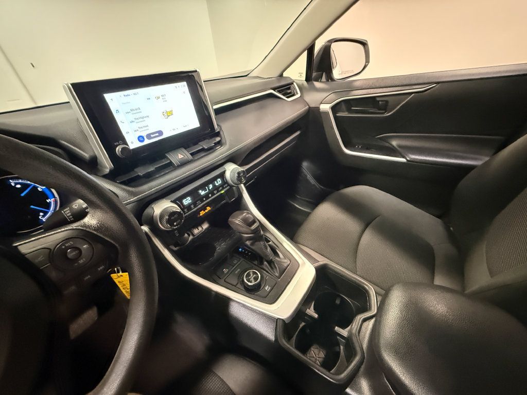 Used 2023 Toyota RAV4 LE AWD/4WD image 81