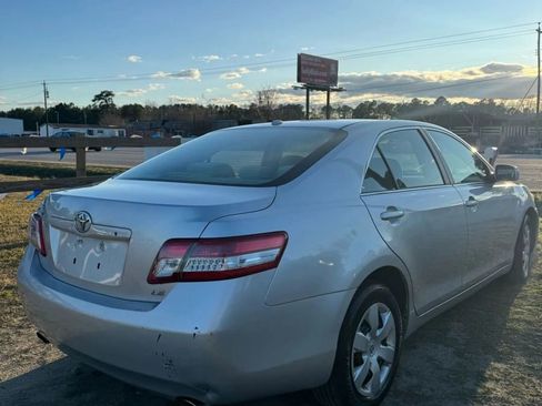 Used 2010 Toyota Camry LE image 9